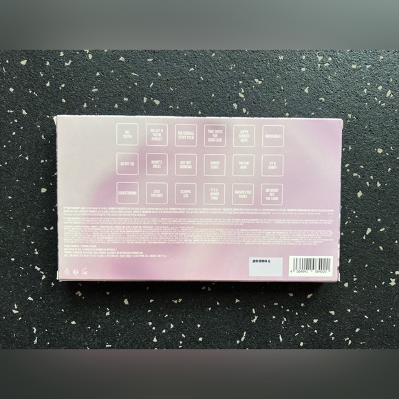 KYLIE COSMETICS | Kendall Collection Pressed Powder Palette - Picture 9 of 11